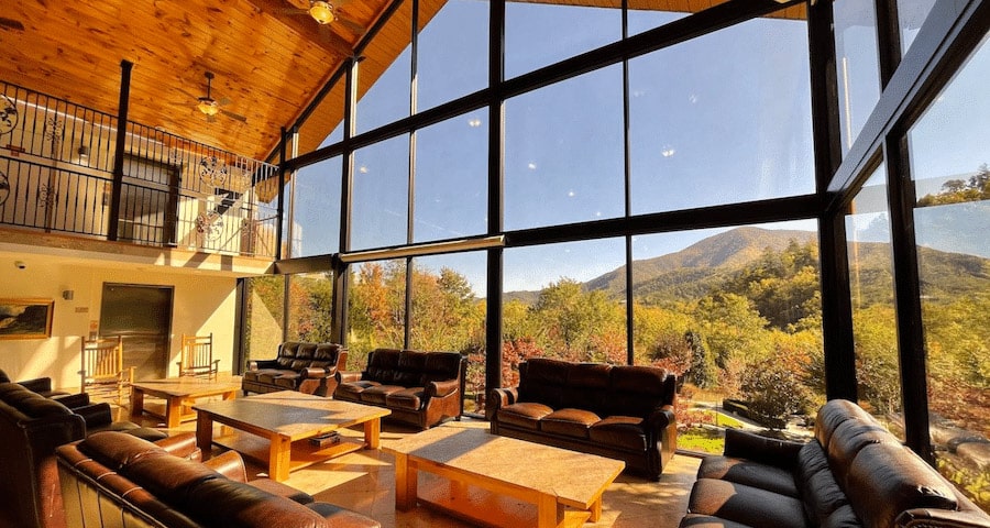 Smoky Mountain Lodge Inside view